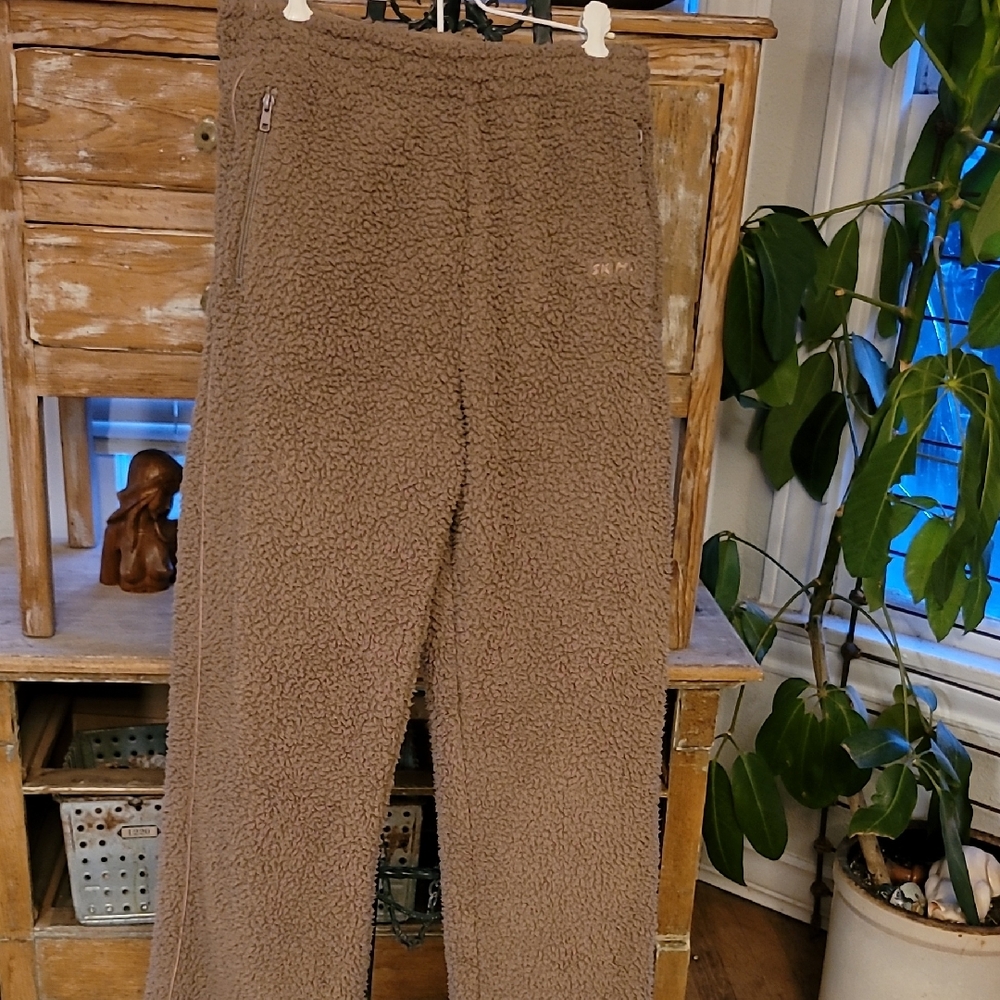SKIMS Cozy Sherpa Lounge Pants in Brown